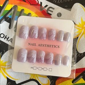 Lavender Floral Press-On Nail Set with Glitter Accents 💜💅🏼